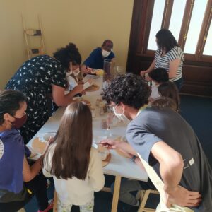 Mediação da ação com adultos e crianças