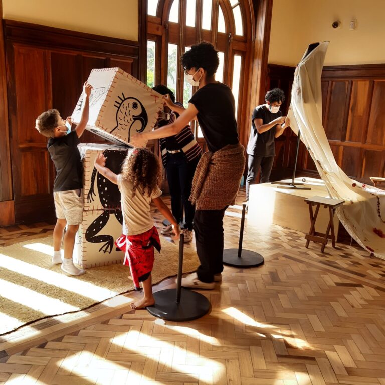 Mediação da Ação "Pequenas Mãos"; Exposição: Movimento Armorial 50 anos